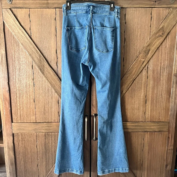 Express Slim Flare Super High Rise Light Wash 70's Style Denim Size 8L EUC - Picture 2 of 7